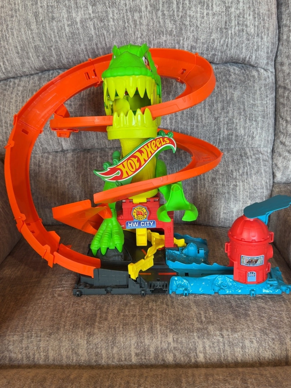 Hot Wheels City T-Rex Chomp Down Playset with Track & Launcher